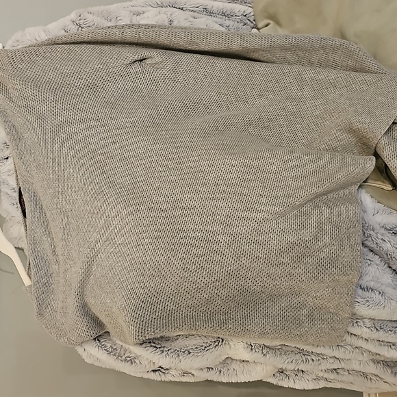 Quince Nursing Shawl - Picture 4 of 5